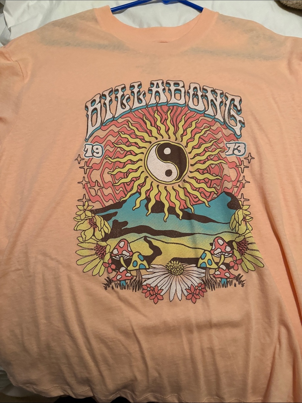 Billabong women Peach Graphic Tee with Retro Sun & Yin-Yang